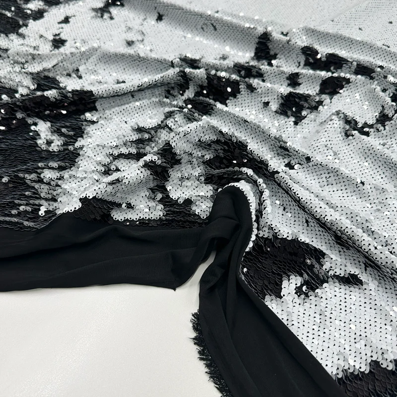 Tissu Lycra Brodé, Stretch Paillettes - Réversible, Brillio