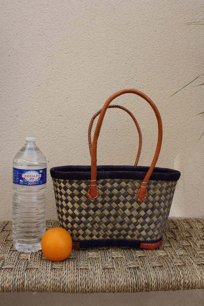 Beau panier à courses - MADAGASCAR - Sac Cabas DAMIER Bleu & Naturel - Tressé à la main - 3 tailles au choix - plage osier paille
