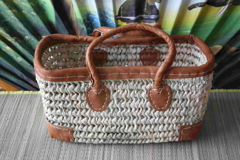 SUPERBE Panier en palmier nain - Anses et bordures cuir - Sac , cabas , paille , osier , rotin , courses , deco , plage, marchés ...