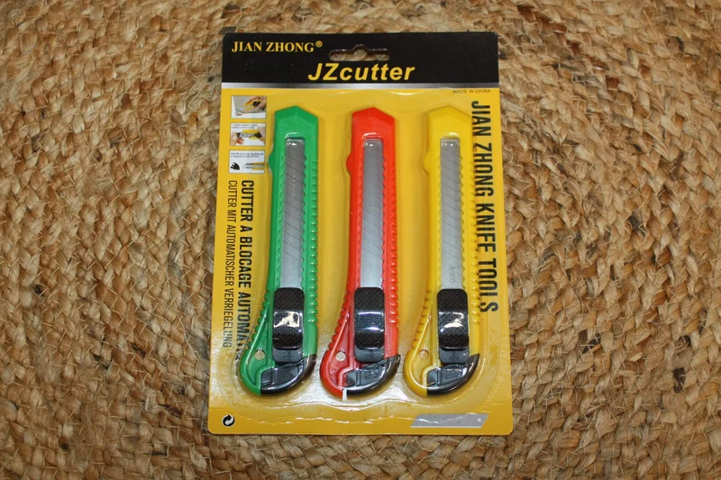 Lot de 3 cutters lames cran d'arrêt - Qualité - Promo PAS CHER -