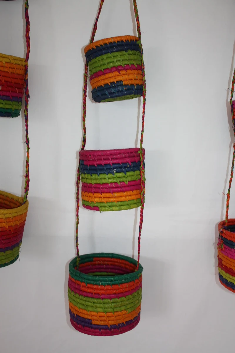 3 Paniers suspendus - CROCHET RAPHIA - Porte épices , plantes ou rangements - MULTICOLORE -