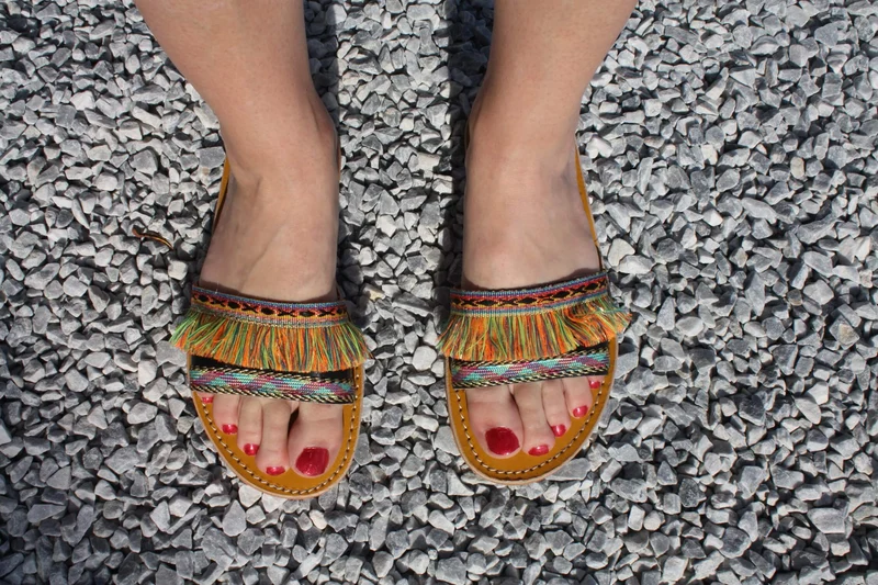 Sandales Cuir Noir & Camel - Été Femme - Franges Multicolores - Confort Tong - Du 35 au 43 -