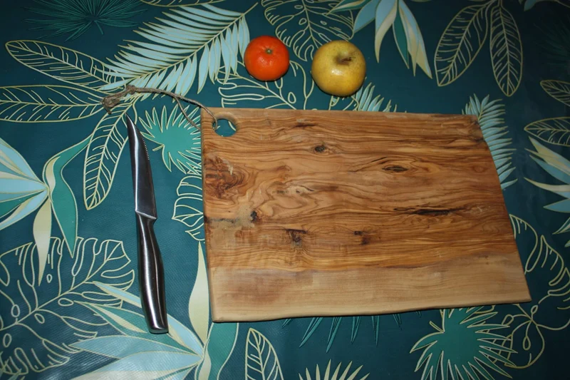 Planche à découper ARTISANALE en BOIS d'OLIVIER - Plateau à Fromage, planchette apéro, dessous de plat ...