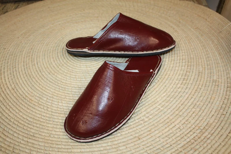 BABOUCHES en CUIR Rouge Bordeaux - Fabriqué Main ARTISANAT Marocain - Homme & Femme - Du 35 au 45 !