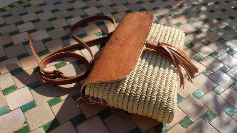 Sac Crochet Raphia & Cuir - Pochette Bandoulière - FABRICATION ARTISANALE UNIQUE -