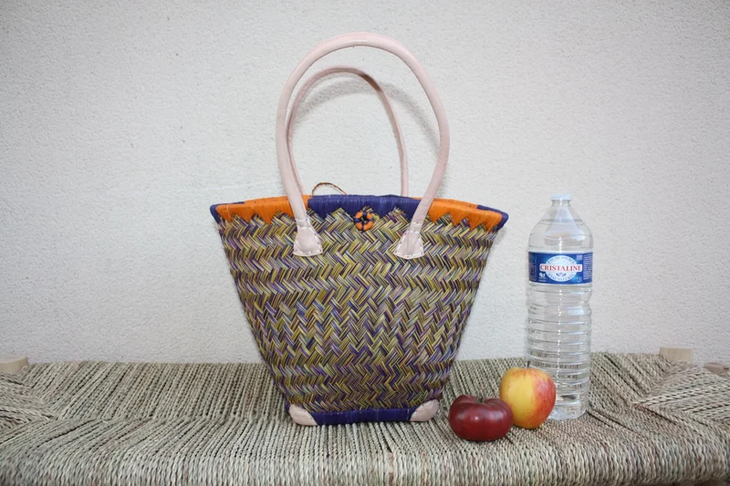 Cabas rond en osier avec tissu pochon Wax africain - Bleu et Orange – Panier qui se ferme rotin artisanal Madagascar Anses Longues Cuir