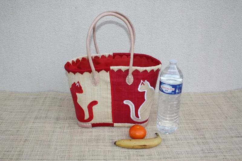 Panier rouge brodé chat fait main – Cabas artisanal anses cuir – Sac marché, plage & quotidien (3 tailles)