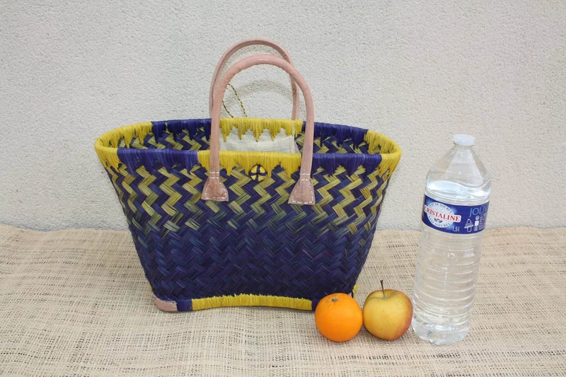 Panier osier artisanal de Madagascar Bleu & Jaune – Sac cabas tressé à la main avec anses en cuir – Style bohème chic