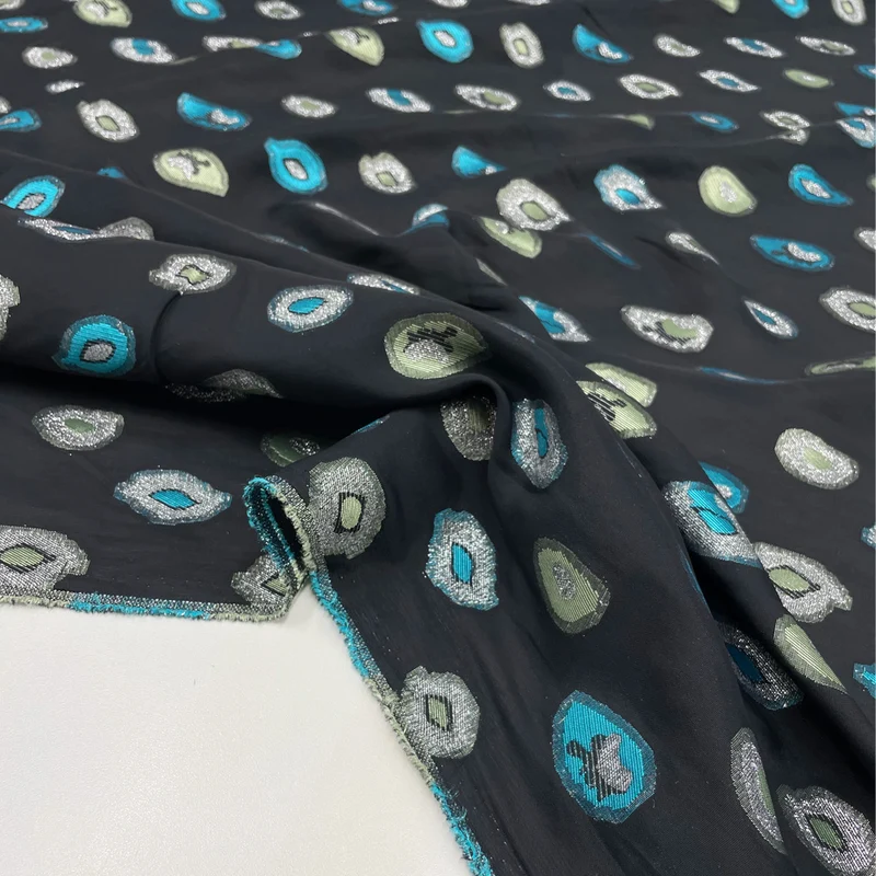 Tissu lancé découpé, viscose - Concrete