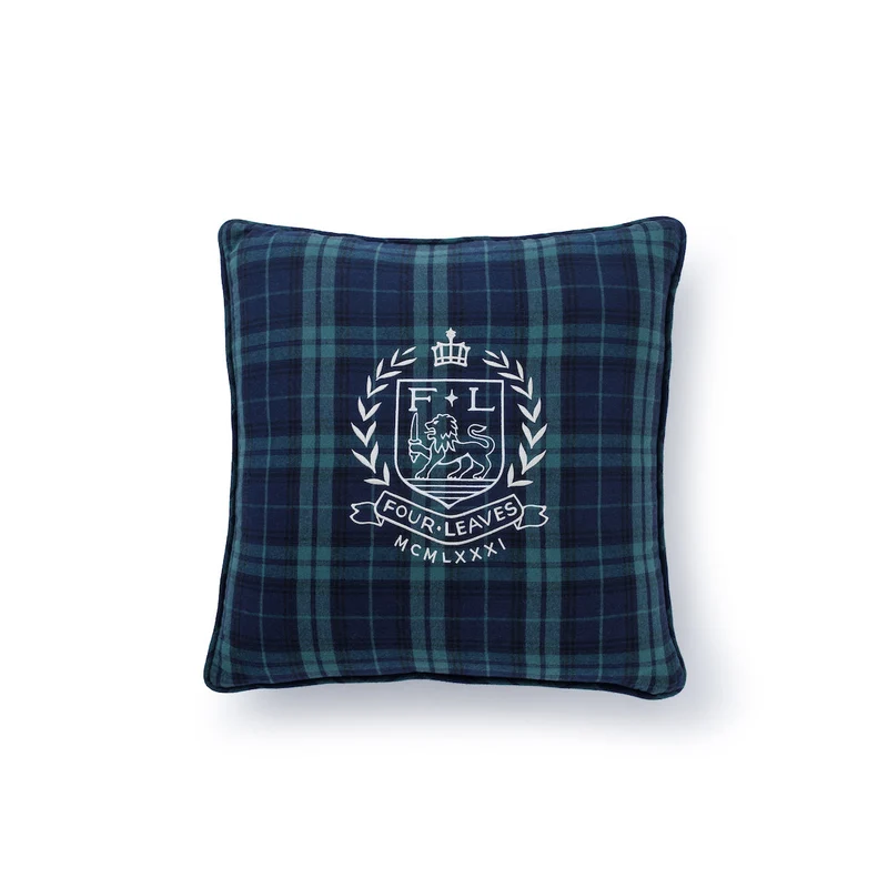Coussin décoratif matelassé en flanelle à carreaux