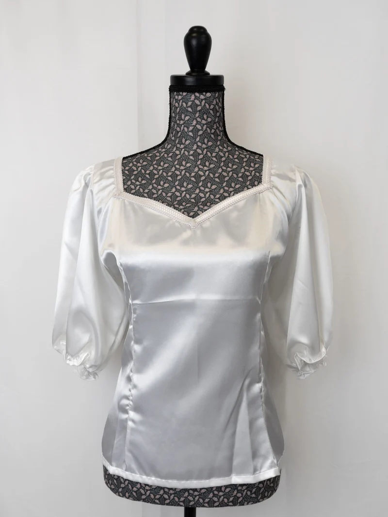 Body satin manche courte bouffante